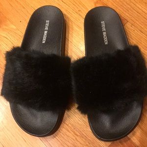 STEVE MADDEN FAUX FUR SLIDES SIZE 9